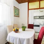 Apartment By The Sea Brodarica, Sibenik - 466 *